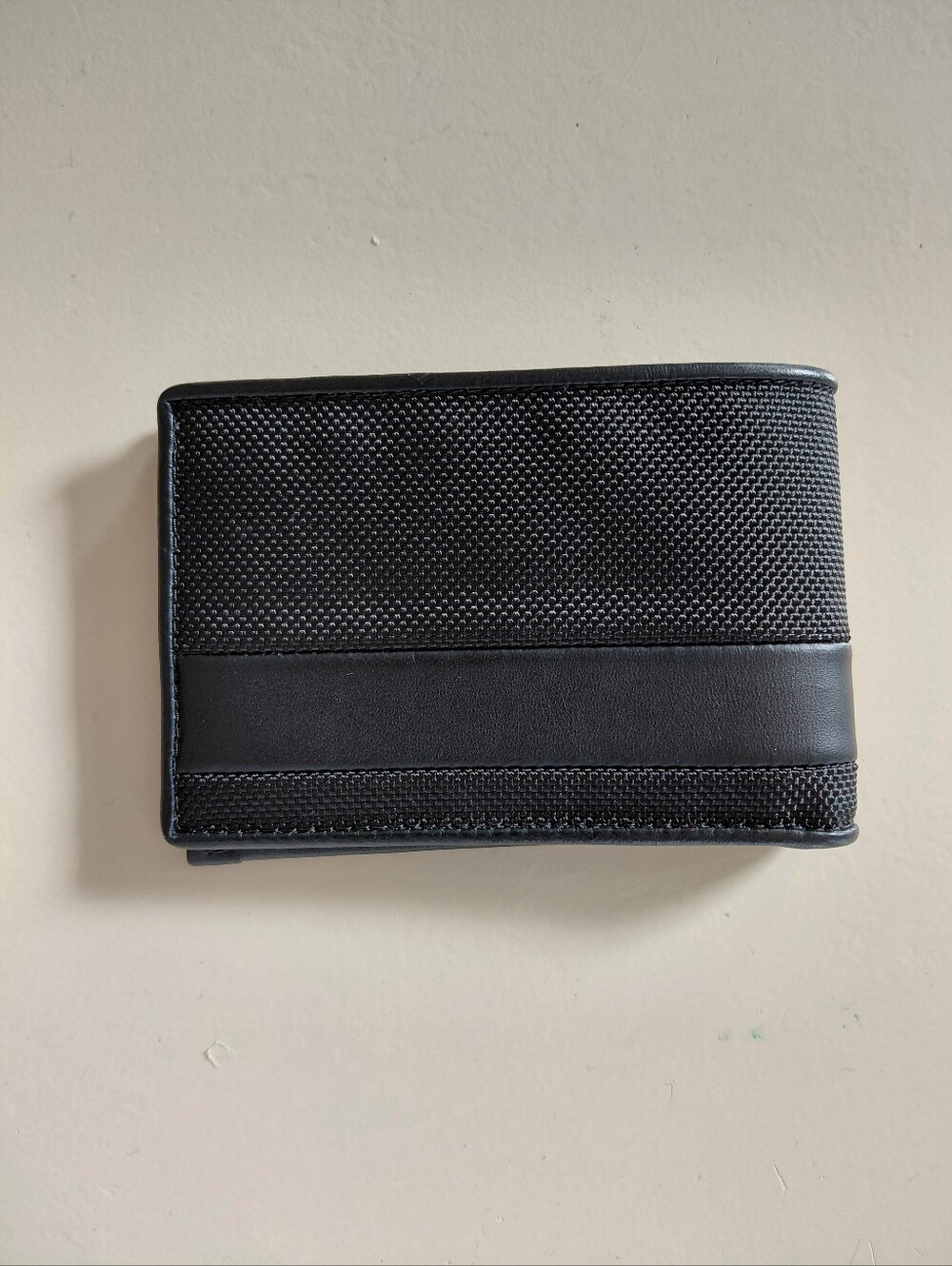 TUMI BLACK WALLET BIFOLD - Picture 2 of 13